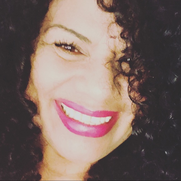 Meet your AMBASSADOR  Posher, Nonny ❤️ - Picture 3 of 9